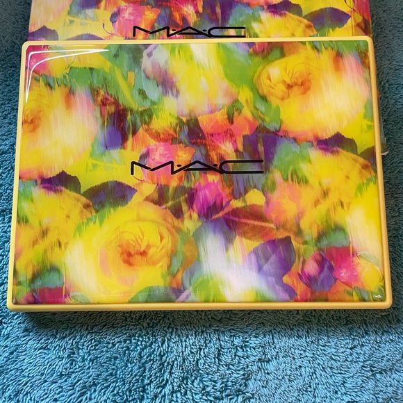 MAC Eyeshadow Botanic Panic - Picture 7 of 7